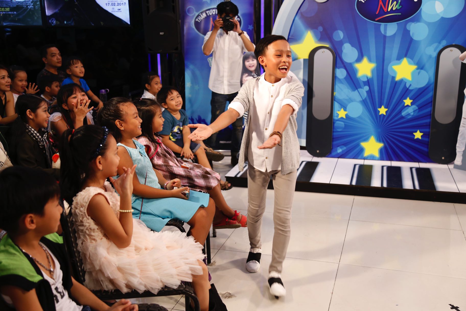 Hòa Minzy cùng Hồ Văn Cường hát Duyên phận cực ngọt ngào - Ảnh 1. Hòa Minzy cùng Hồ Văn Cường hát Duyên phận cực ngọt ngào - Ảnh 1.