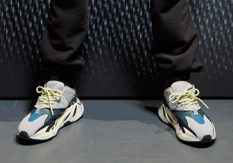 Kanye West ra mắt BST Yeezy Season 5, mẫu giày Yeezy mới nhất bị chê xấu thậm tệ - Ảnh 13. Kanye West ra mắt BST Yeezy Season 5, mẫu giày Yeezy mới nhất bị chê xấu thậm tệ - Ảnh 13.