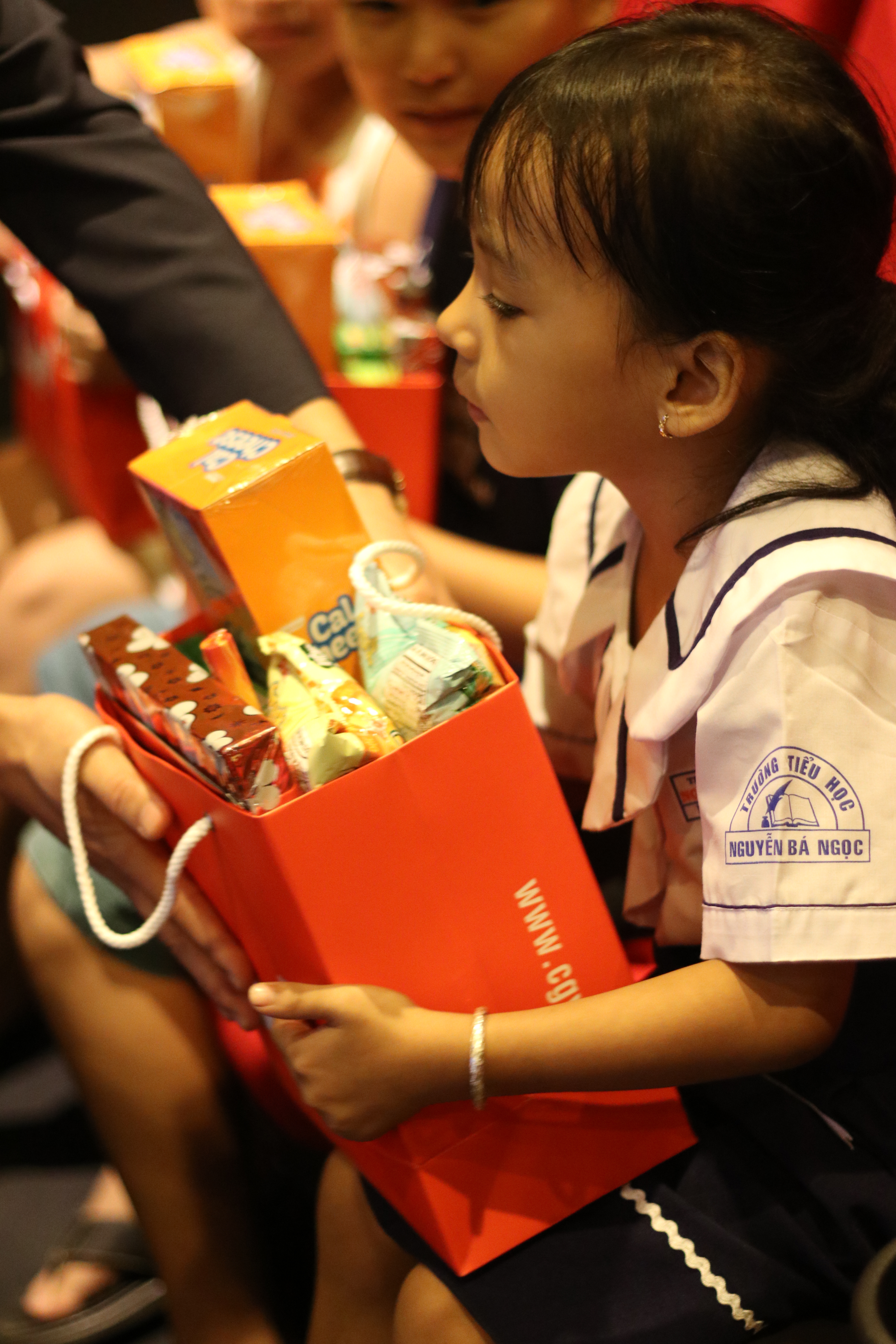 CGV tổ chức chương trình “Trăng Cười” cho 1.000 trẻ em khuyết tật - Ảnh 10. CGV tổ chức chương trình “Trăng Cười” cho 1.000 trẻ em khuyết tật - Ảnh 10.