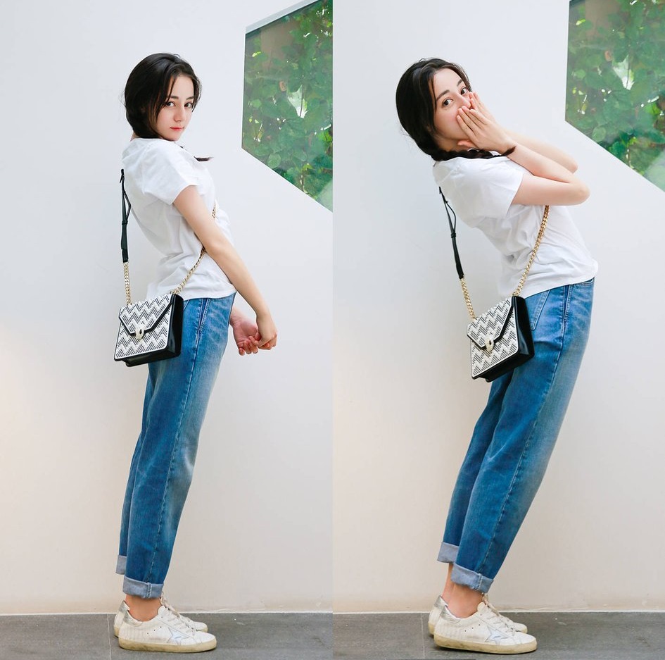 Ăn mặc đơn giản nhưng Địch Lệ Nhiệt Ba lại sở hữu cả kho toàn túi hàng hiệu màu mè hoa lá hẹ - Ảnh 11. Ăn mặc đơn giản nhưng Địch Lệ Nhiệt Ba lại sở hữu cả kho toàn túi hàng hiệu màu mè hoa lá hẹ - Ảnh 11.