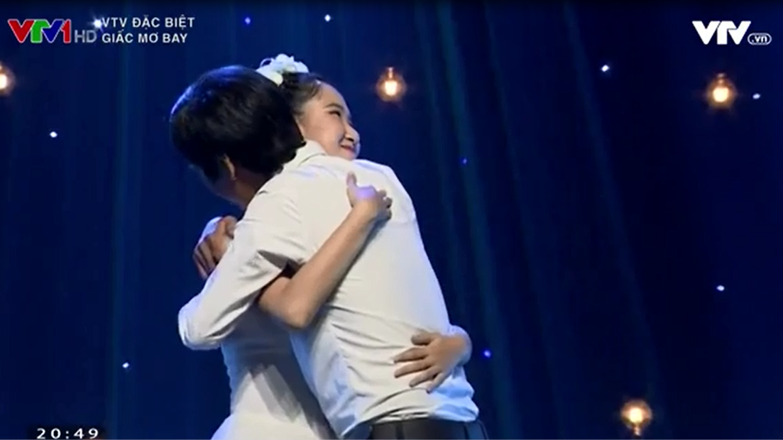 Không chỉ có Bôm và bố Tuấn, những người cha phi thường này cũng đã từng khiến bao người rơi nước mắt - Ảnh 6. Không chỉ có Bôm và bố Tuấn, những người cha phi thường này cũng đã từng khiến bao người rơi nước mắt - Ảnh 6.