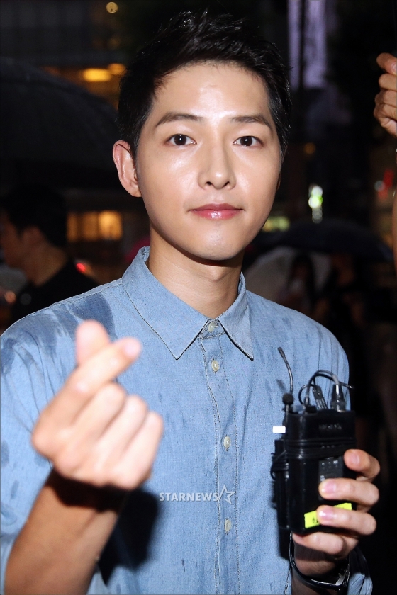 Sau khi lột xác thành mỹ nam, Đức Phúc bỗng ham trang điểm hơn hẳn - Ảnh 11. Sau khi lột xác thành mỹ nam, Đức Phúc bỗng ham trang điểm hơn hẳn - Ảnh 11.