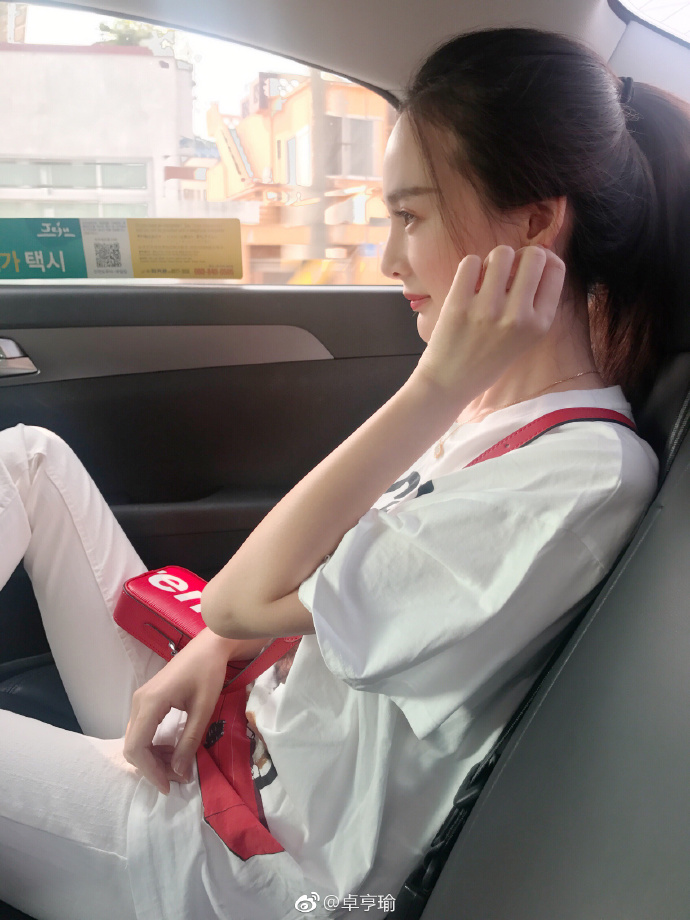 Nữ diễn viên đóng thế cho Dương Mịch bị ném đá vì sao y bản chính từ trên phim cho tới ngoài đời - Ảnh 13. Nữ diễn viên đóng thế cho Dương Mịch bị ném đá vì sao y bản chính từ trên phim cho tới ngoài đời - Ảnh 13.