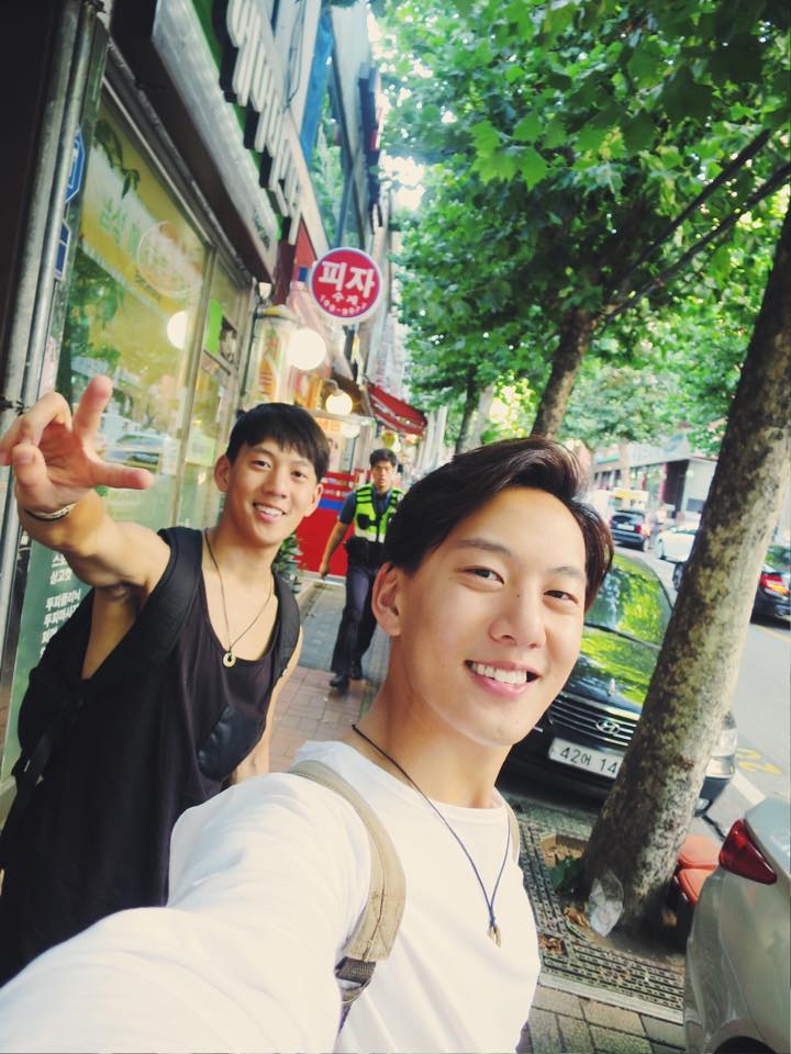 Bản cover Lạc Trôi siêu... ngọt ngào của anh em sinh đôi lai Việt - Thái điển trai - Ảnh 9. Bản cover Lạc Trôi siêu... ngọt ngào của anh em sinh đôi lai Việt - Thái điển trai - Ảnh 9.