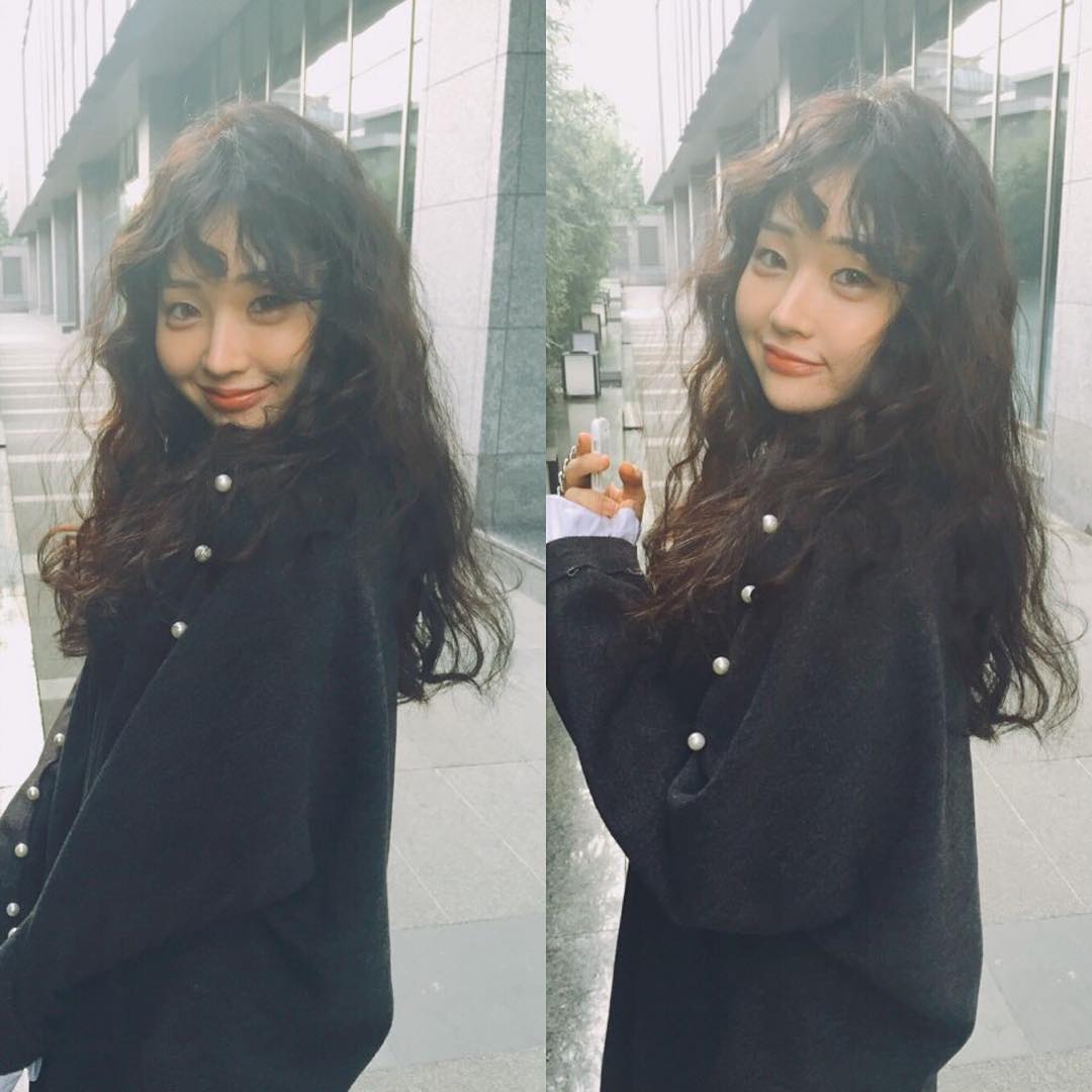 Chán tóc xoăn nhẹ nhàng, con gái Hàn rủ nhau làm tóc xoăn xù mì hoài cổ giống Sulli - Ảnh 9. Chán tóc xoăn nhẹ nhàng, con gái Hàn rủ nhau làm tóc xoăn xù mì hoài cổ giống Sulli - Ảnh 9.