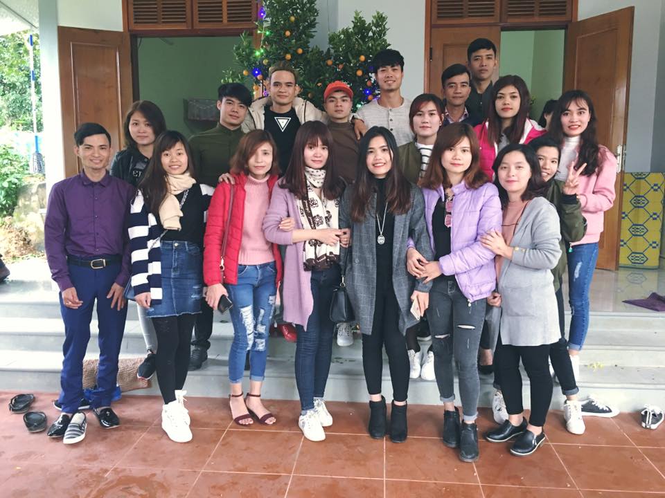 Fan hâm mộ đến chật nhà chúc Tết, chụp hình cùng Công Phượng - Ảnh 1. Fan hâm mộ đến chật nhà chúc Tết, chụp hình cùng Công Phượng - Ảnh 1.