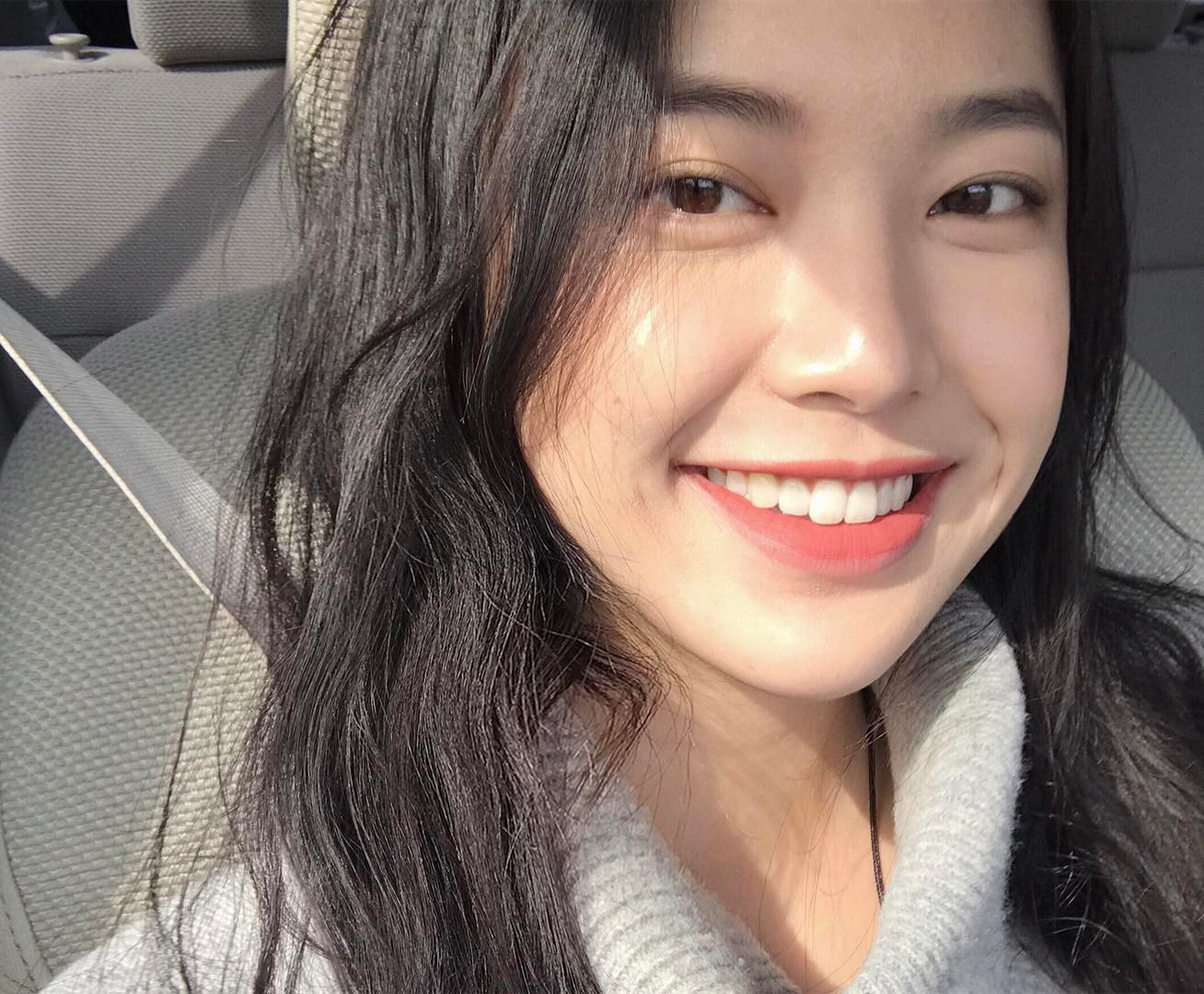 Có những cô gái chỉ cần một nụ cười cũng khiến người ta muốn yêu luôn! - Ảnh 9. Có những cô gái chỉ cần một nụ cười cũng khiến người ta muốn yêu luôn! - Ảnh 9.