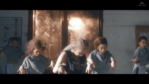 Cỗ máy nhảy của SNSD tung MV trở lại cực máu lửa - Ảnh 3. Cỗ máy nhảy của SNSD tung MV trở lại cực máu lửa - Ảnh 3.