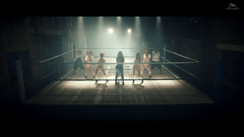 Cỗ máy nhảy của SNSD tung MV trở lại cực máu lửa - Ảnh 4. Cỗ máy nhảy của SNSD tung MV trở lại cực máu lửa - Ảnh 4.