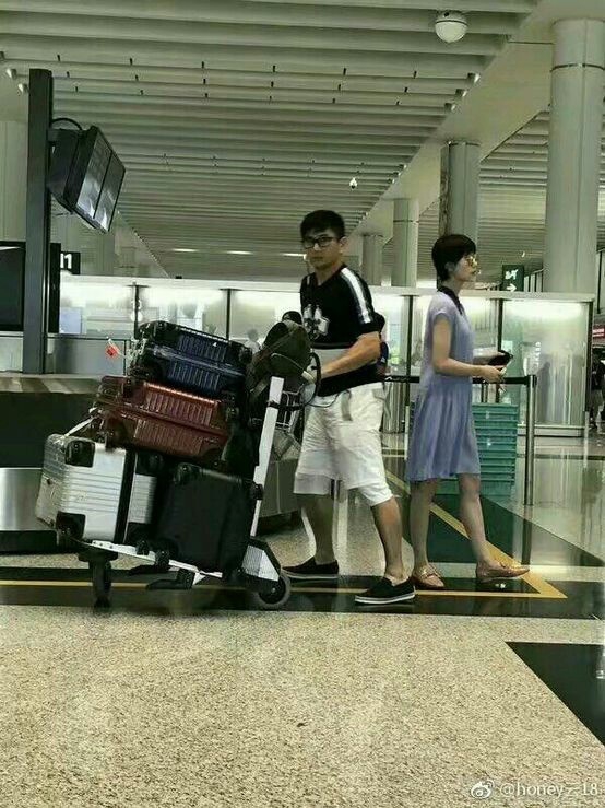 Vợ chồng Lưu Thi Thi - Ngô Kỳ Long tay trong tay đi du lịch hâm nóng tình cảm - Ảnh 3. Vợ chồng Lưu Thi Thi - Ngô Kỳ Long tay trong tay đi du lịch hâm nóng tình cảm - Ảnh 3.