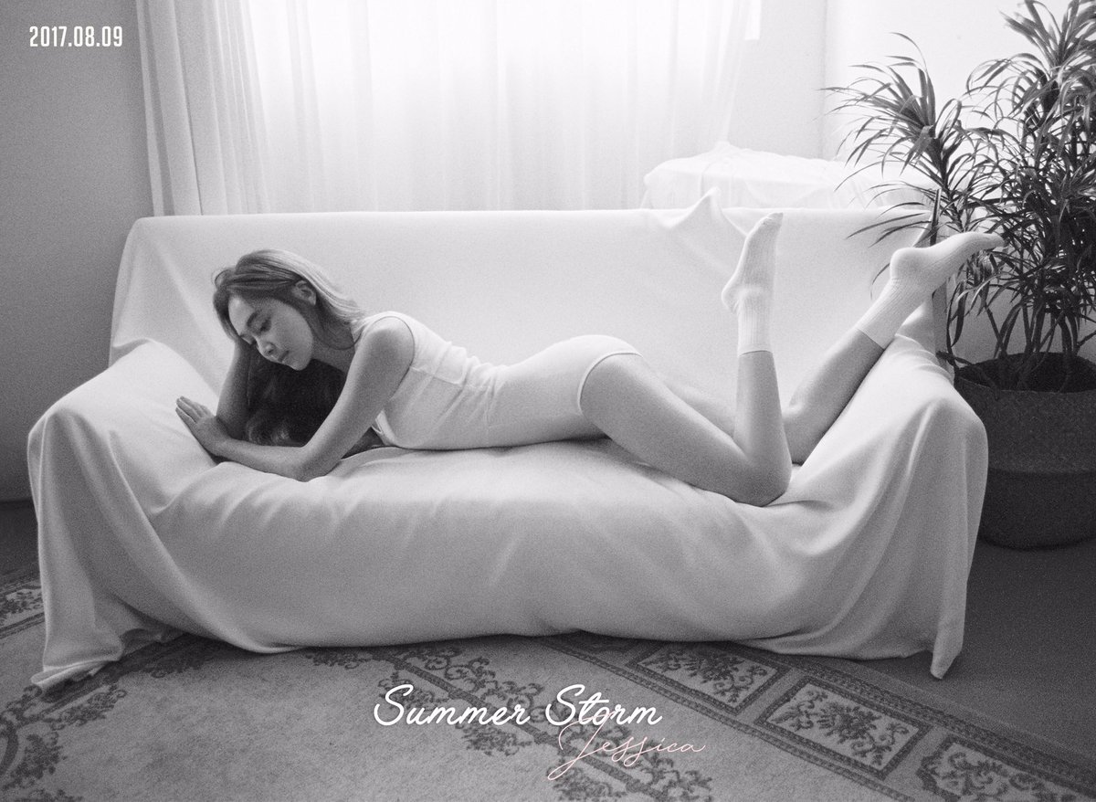 Không thua kém SNSD, Jessica khoe ảnh sexy trong album mới - Ảnh 3. Không thua kém SNSD, Jessica khoe ảnh sexy trong album mới - Ảnh 3.