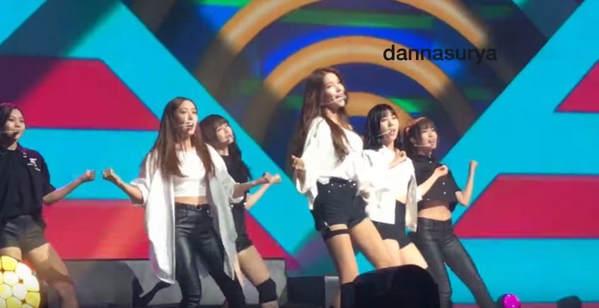 G-Friend gây sốt khi cover xuất sắc loạt hit của EXO, BTS, SEVENTEEN - Ảnh 1. G-Friend gây sốt khi cover xuất sắc loạt hit của EXO, BTS, SEVENTEEN - Ảnh 1.