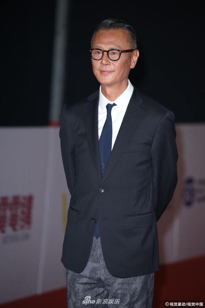 Thảm đỏ Kim Chung: Dương Thừa Lâm gây bất ngờ với vòng 1 nảy nở gợi cảm, Dương Quá Lý Minh Thuận U45 xuống mã thấy rõ - Ảnh 15. Thảm đỏ Kim Chung: Dương Thừa Lâm gây bất ngờ với vòng 1 nảy nở gợi cảm, Dương Quá Lý Minh Thuận U45 xuống mã thấy rõ - Ảnh 15.