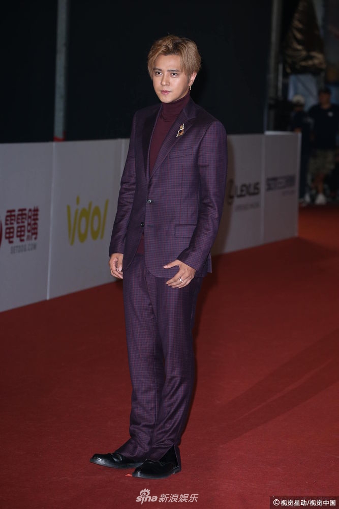 Thảm đỏ Kim Chung: Dương Thừa Lâm gây bất ngờ với vòng 1 nảy nở gợi cảm, Dương Quá Lý Minh Thuận U45 xuống mã thấy rõ - Ảnh 12. Thảm đỏ Kim Chung: Dương Thừa Lâm gây bất ngờ với vòng 1 nảy nở gợi cảm, Dương Quá Lý Minh Thuận U45 xuống mã thấy rõ - Ảnh 12.