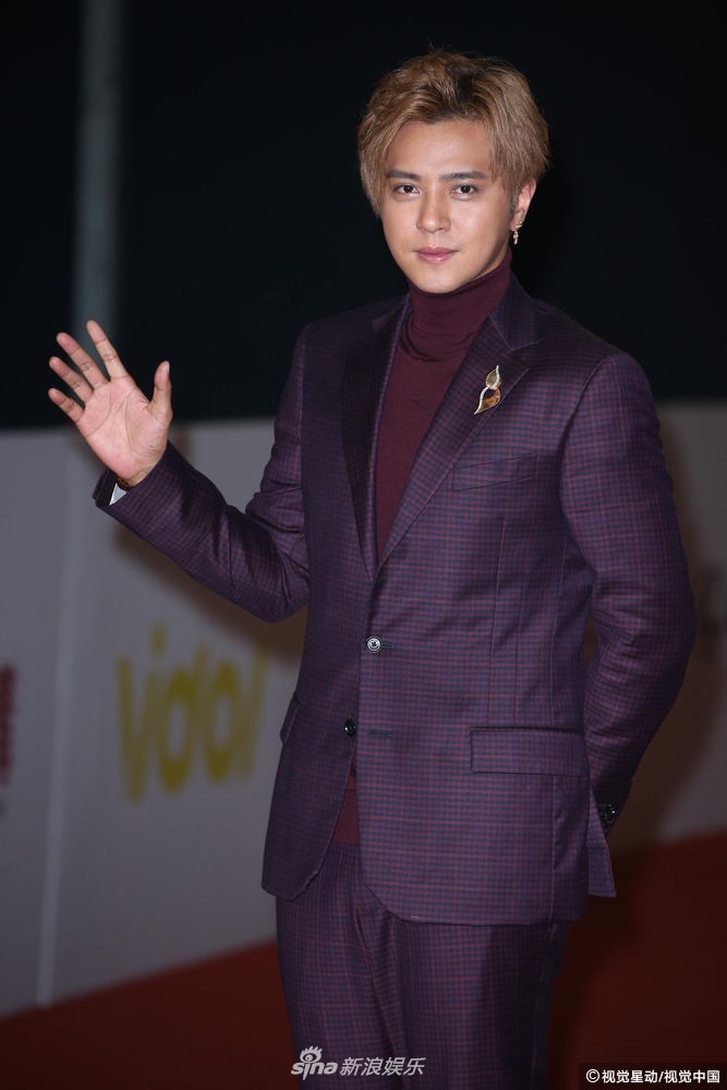 Thảm đỏ Kim Chung: Dương Thừa Lâm gây bất ngờ với vòng 1 nảy nở gợi cảm, Dương Quá Lý Minh Thuận U45 xuống mã thấy rõ - Ảnh 11. Thảm đỏ Kim Chung: Dương Thừa Lâm gây bất ngờ với vòng 1 nảy nở gợi cảm, Dương Quá Lý Minh Thuận U45 xuống mã thấy rõ - Ảnh 11.