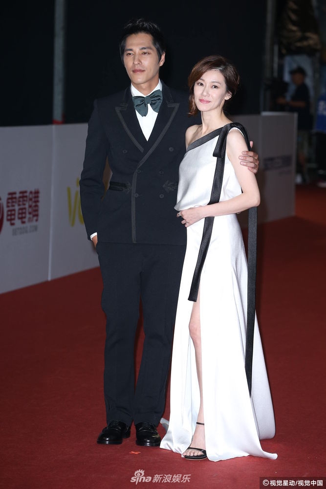 Thảm đỏ Kim Chung: Dương Thừa Lâm gây bất ngờ với vòng 1 nảy nở gợi cảm, Dương Quá Lý Minh Thuận U45 xuống mã thấy rõ - Ảnh 10. Thảm đỏ Kim Chung: Dương Thừa Lâm gây bất ngờ với vòng 1 nảy nở gợi cảm, Dương Quá Lý Minh Thuận U45 xuống mã thấy rõ - Ảnh 10.