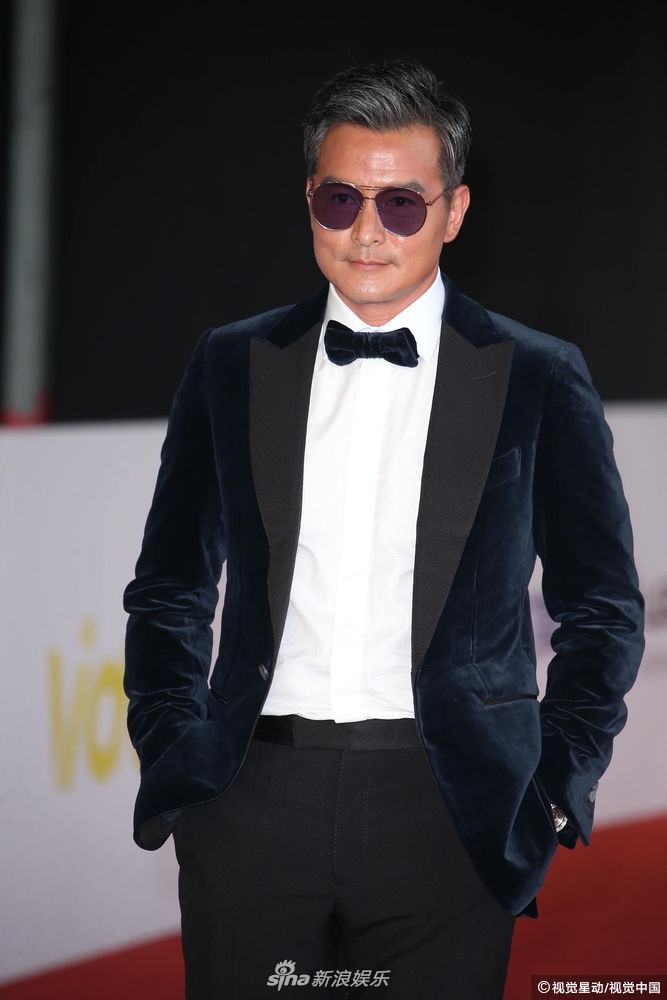 Thảm đỏ Kim Chung: Dương Thừa Lâm gây bất ngờ với vòng 1 nảy nở gợi cảm, Dương Quá Lý Minh Thuận U45 xuống mã thấy rõ - Ảnh 7. Thảm đỏ Kim Chung: Dương Thừa Lâm gây bất ngờ với vòng 1 nảy nở gợi cảm, Dương Quá Lý Minh Thuận U45 xuống mã thấy rõ - Ảnh 7.