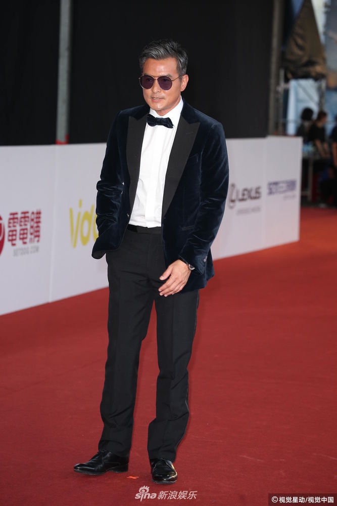 Thảm đỏ Kim Chung: Dương Thừa Lâm gây bất ngờ với vòng 1 nảy nở gợi cảm, Dương Quá Lý Minh Thuận U45 xuống mã thấy rõ - Ảnh 6. Thảm đỏ Kim Chung: Dương Thừa Lâm gây bất ngờ với vòng 1 nảy nở gợi cảm, Dương Quá Lý Minh Thuận U45 xuống mã thấy rõ - Ảnh 6.