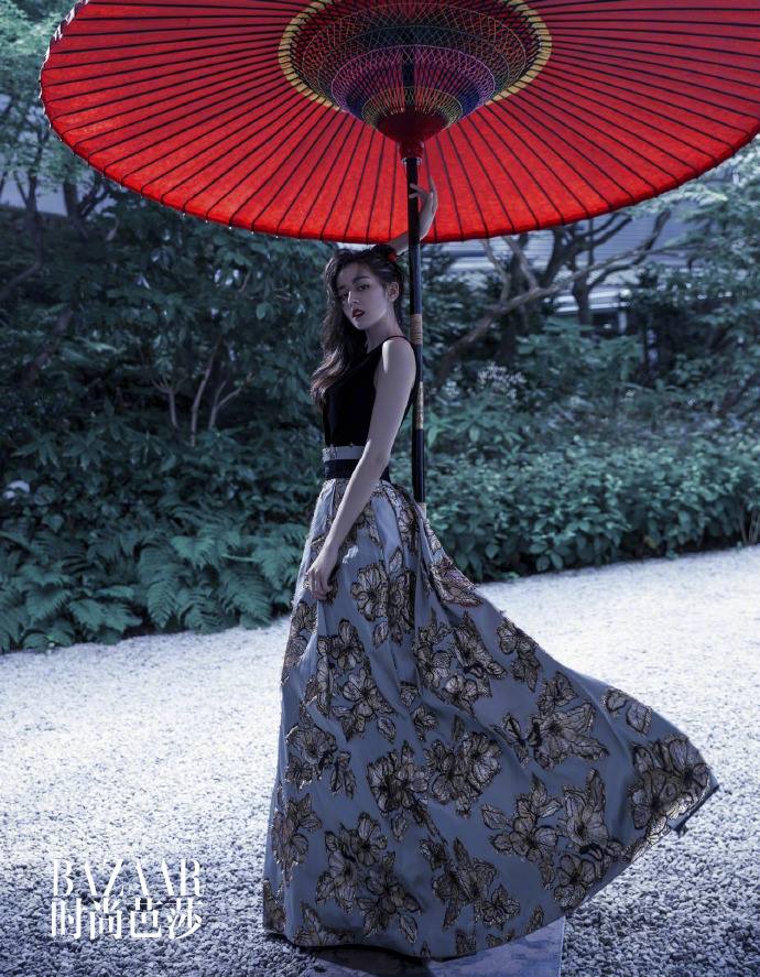 Thần thái xuất sắc của Địch Lệ Nhiệt Ba chứng minh người đẹp sở hữu nhan sắc hàng đầu của lứa minh tinh 9X - Ảnh 3. Thần thái xuất sắc của Địch Lệ Nhiệt Ba chứng minh người đẹp sở hữu nhan sắc hàng đầu của lứa minh tinh 9X - Ảnh 3.