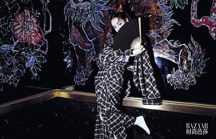 Thần thái xuất sắc của Địch Lệ Nhiệt Ba chứng minh người đẹp sở hữu nhan sắc hàng đầu của lứa minh tinh 9X - Ảnh 4. Thần thái xuất sắc của Địch Lệ Nhiệt Ba chứng minh người đẹp sở hữu nhan sắc hàng đầu của lứa minh tinh 9X - Ảnh 4.