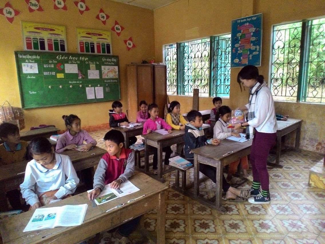 Người bà tuyệt nhất thế gian: 75 tuổi vẫn chắt chiu từng đồng bạc lẻ nuôi cháu vào Đại học Hà Nội - Ảnh 5. Người bà tuyệt nhất thế gian: 75 tuổi vẫn chắt chiu từng đồng bạc lẻ nuôi cháu vào Đại học Hà Nội - Ảnh 5.