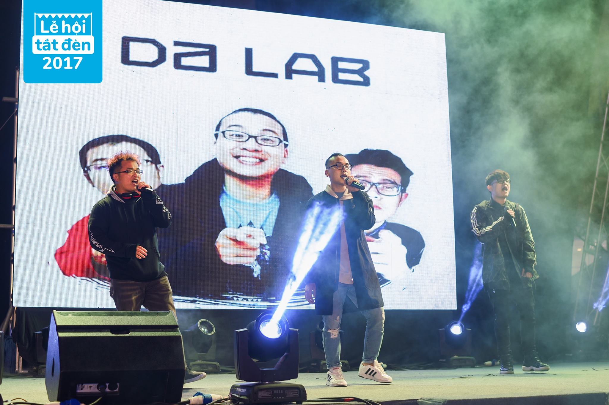 Lễ hội Tắt đèn 2017: Hoa hậu Mỹ Linh, Chi Pu, MC Phan Anh cùng chung tay Quyết sạch cho Hà Nội quyết xanh - Ảnh 10. Lễ hội Tắt đèn 2017: Hoa hậu Mỹ Linh, Chi Pu, MC Phan Anh cùng chung tay Quyết sạch cho Hà Nội quyết xanh - Ảnh 10.