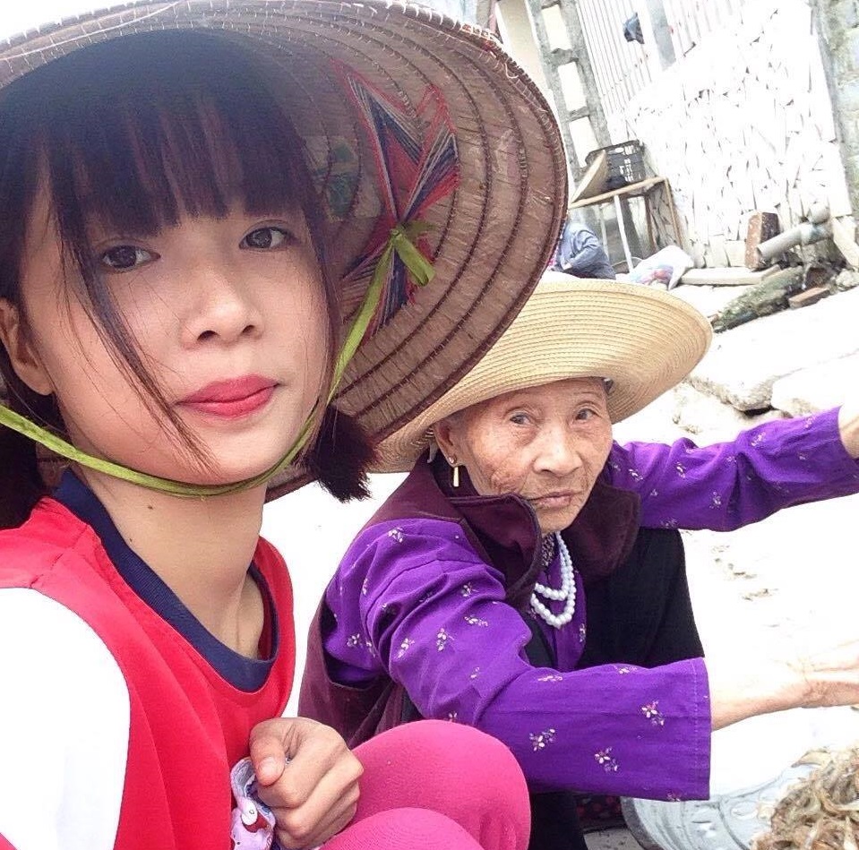 Người bà tuyệt nhất thế gian: 75 tuổi vẫn chắt chiu từng đồng bạc lẻ nuôi cháu vào Đại học Hà Nội - Ảnh 3. Người bà tuyệt nhất thế gian: 75 tuổi vẫn chắt chiu từng đồng bạc lẻ nuôi cháu vào Đại học Hà Nội - Ảnh 3.