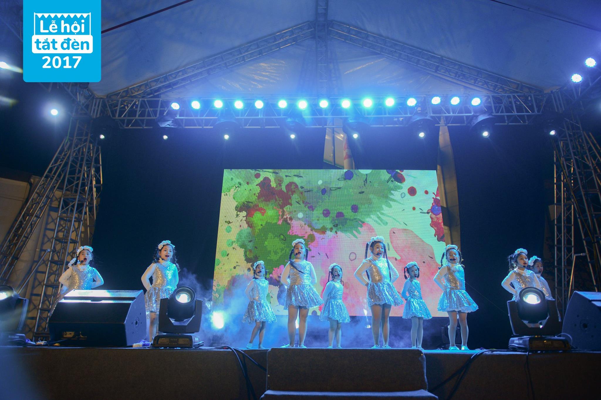 Lễ hội Tắt đèn 2017: Hoa hậu Mỹ Linh, Chi Pu, MC Phan Anh cùng chung tay Quyết sạch cho Hà Nội quyết xanh - Ảnh 9. Lễ hội Tắt đèn 2017: Hoa hậu Mỹ Linh, Chi Pu, MC Phan Anh cùng chung tay Quyết sạch cho Hà Nội quyết xanh - Ảnh 9.