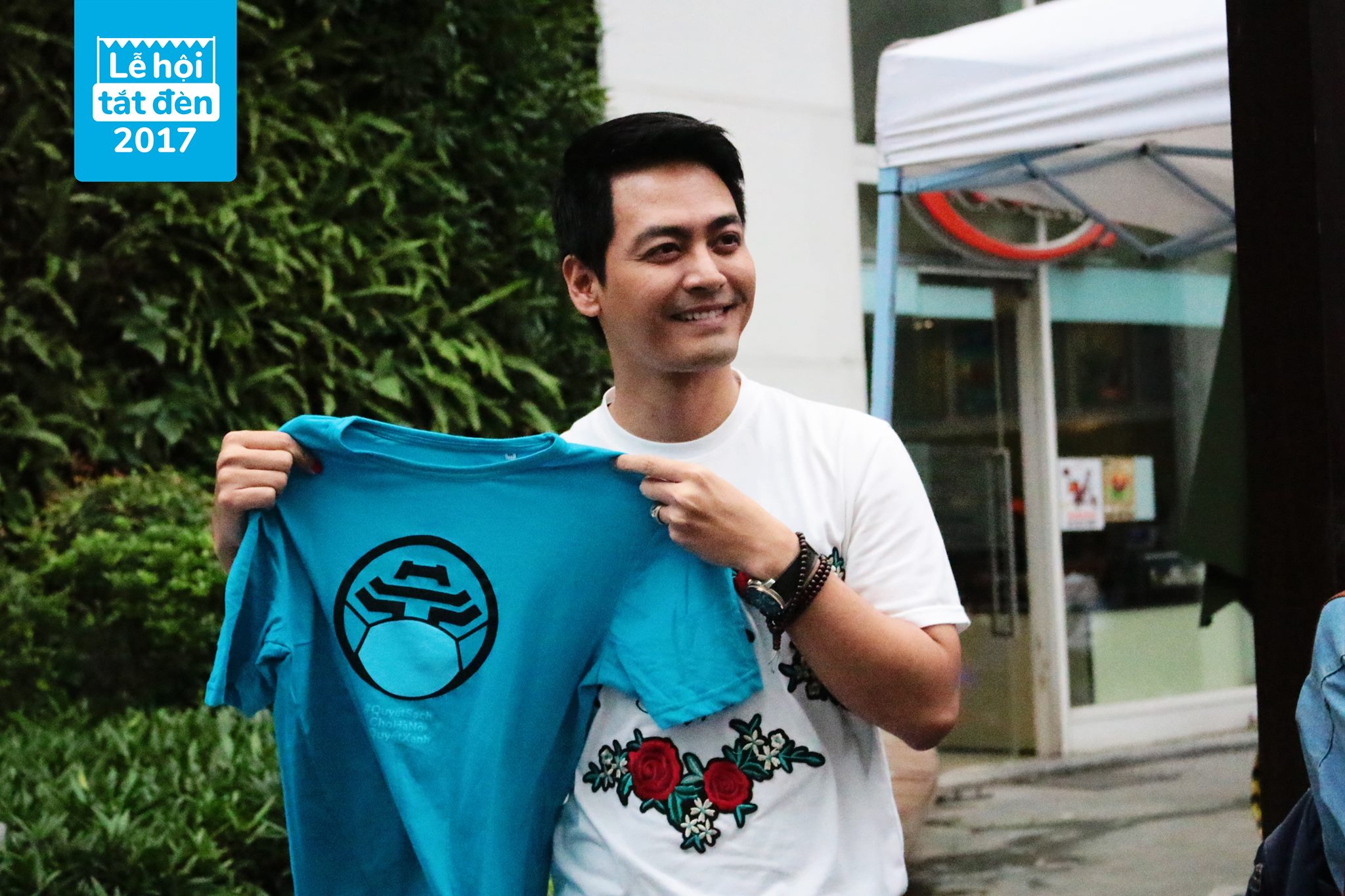 Lễ hội Tắt đèn 2017: Hoa hậu Mỹ Linh, Chi Pu, MC Phan Anh cùng chung tay Quyết sạch cho Hà Nội quyết xanh - Ảnh 5. Lễ hội Tắt đèn 2017: Hoa hậu Mỹ Linh, Chi Pu, MC Phan Anh cùng chung tay Quyết sạch cho Hà Nội quyết xanh - Ảnh 5.