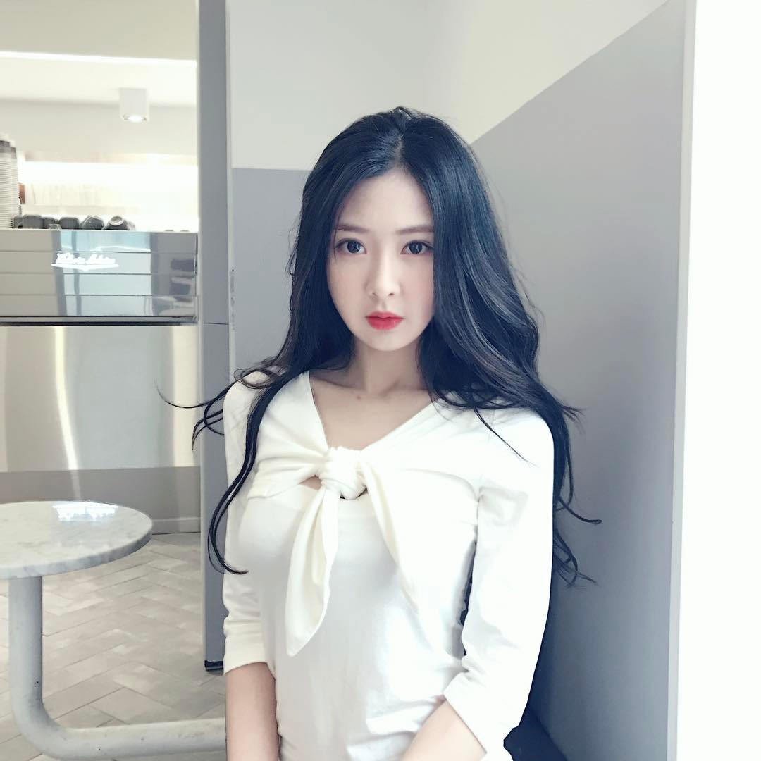 Diễn viên nhí sau 13 năm thành thiếu nữ sexy thích khoe vòng 1: Không ngờ xinh đến mức này! - Ảnh 8. Diễn viên nhí sau 13 năm thành thiếu nữ sexy thích khoe vòng 1: Không ngờ xinh đến mức này! - Ảnh 8.