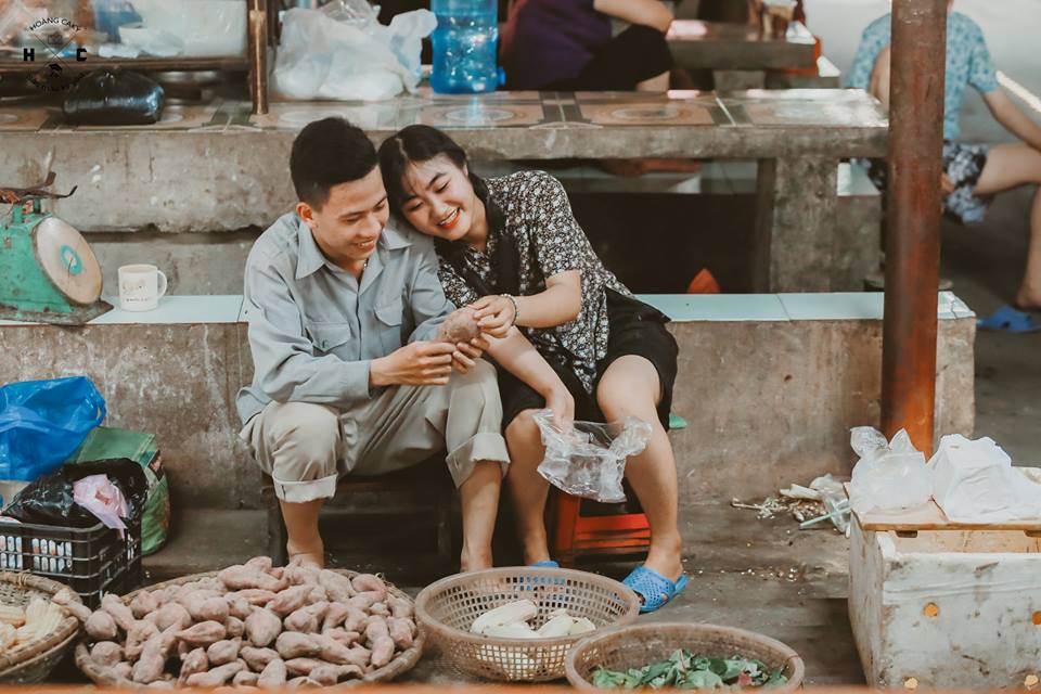 Kỷ yếu xóm chợ náo nhiệt nhất trên đời với 33 tiểu thương đều là các bạn học sinh! - Ảnh 18. Kỷ yếu xóm chợ náo nhiệt nhất trên đời với 33 tiểu thương đều là các bạn học sinh! - Ảnh 18.