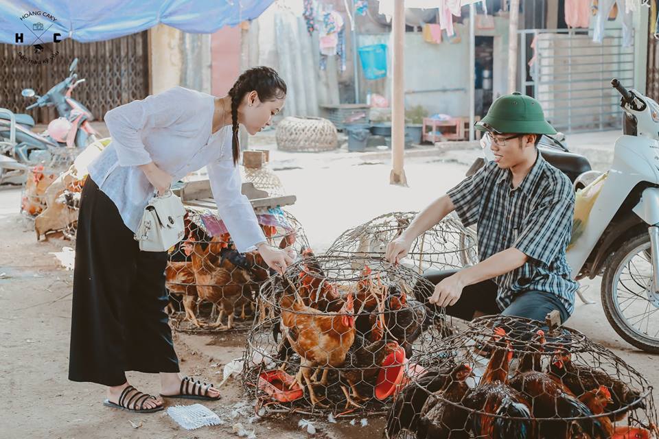 Kỷ yếu xóm chợ náo nhiệt nhất trên đời với 33 tiểu thương đều là các bạn học sinh! - Ảnh 3. Kỷ yếu xóm chợ náo nhiệt nhất trên đời với 33 tiểu thương đều là các bạn học sinh! - Ảnh 3.