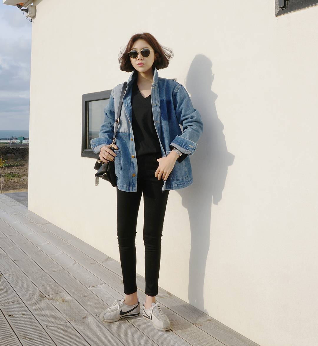 Trời ấm dần lên rồi, chuẩn bị lôi denim jacket ra diện thôi các cô nàng - Ảnh 2. Trời ấm dần lên rồi, chuẩn bị lôi denim jacket ra diện thôi các cô nàng - Ảnh 2.