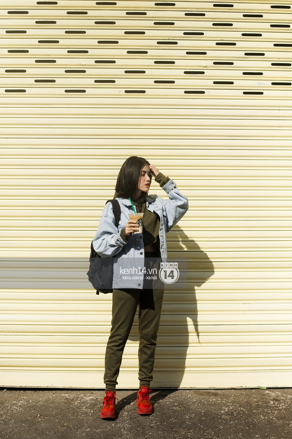 Dù thời tiết có ẩm ương ra sao, giới trẻ Việt vẫn diện đồ cool quá xá cool như thế này - Ảnh 1. Dù thời tiết có ẩm ương ra sao, giới trẻ Việt vẫn diện đồ cool quá xá cool như thế này - Ảnh 1.