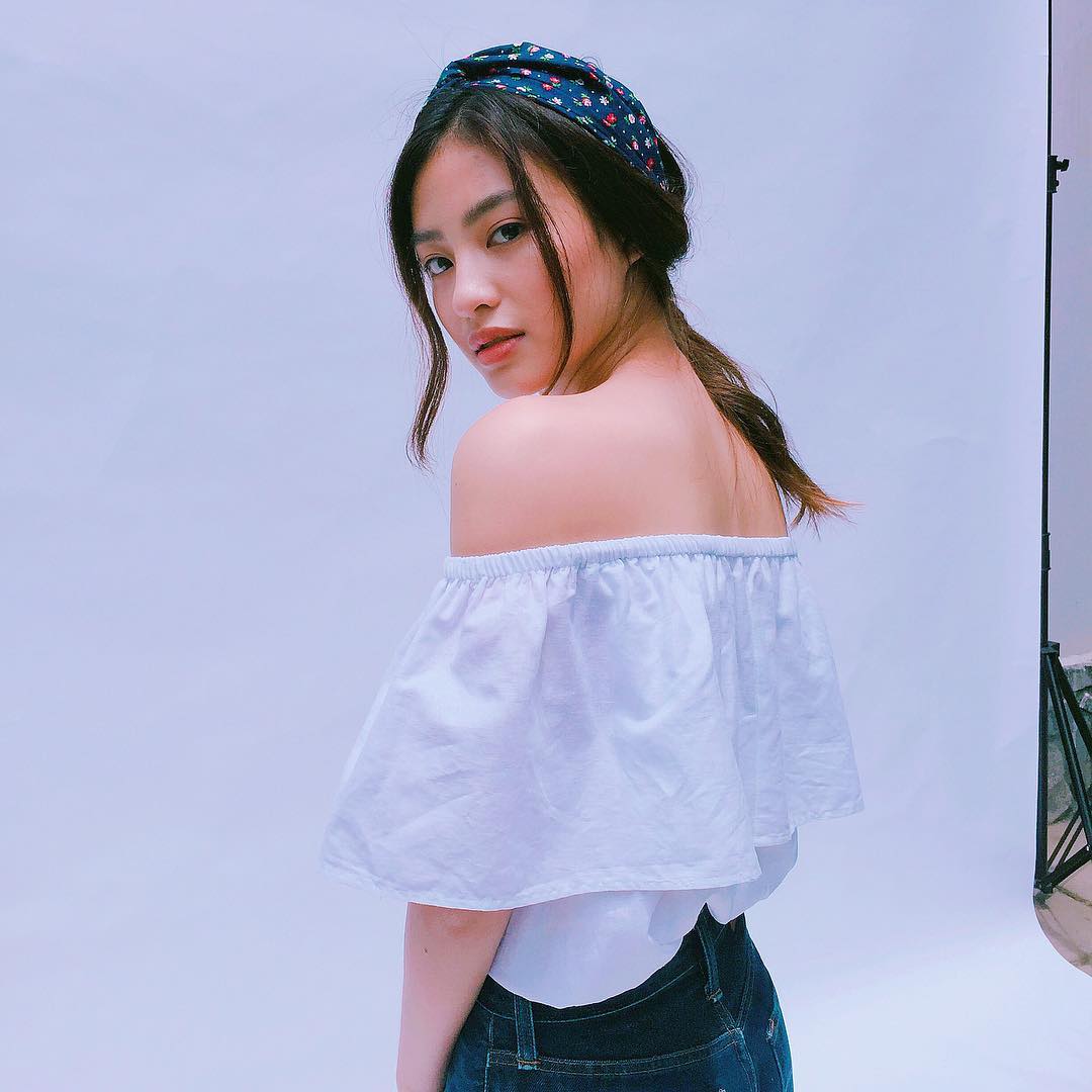 4 cách tạo kiểu vừa nhanh vừa xinh hết ý dành cho các nàng tóc dày - Ảnh 2. 4 cách tạo kiểu vừa nhanh vừa xinh hết ý dành cho các nàng tóc dày - Ảnh 2.