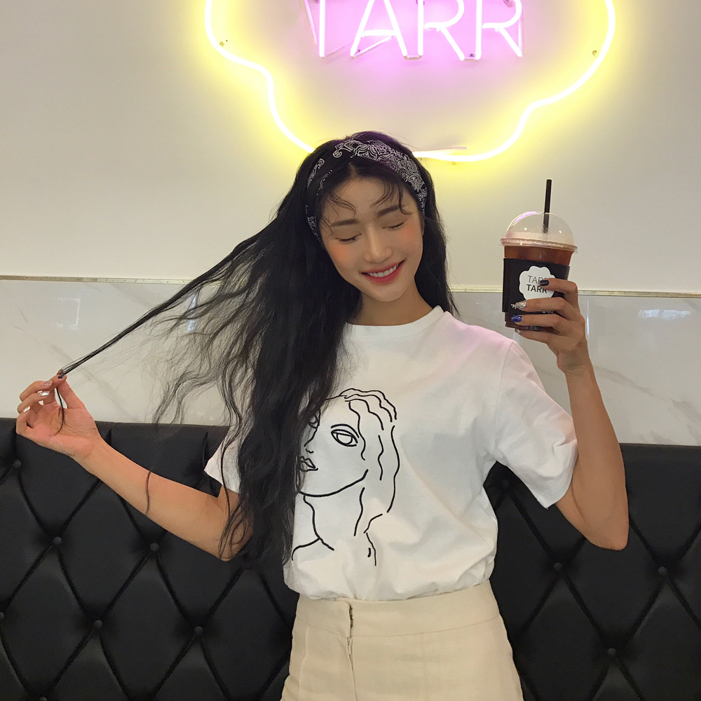 4 cách tạo kiểu vừa nhanh vừa xinh hết ý dành cho các nàng tóc dày - Ảnh 3. 4 cách tạo kiểu vừa nhanh vừa xinh hết ý dành cho các nàng tóc dày - Ảnh 3.