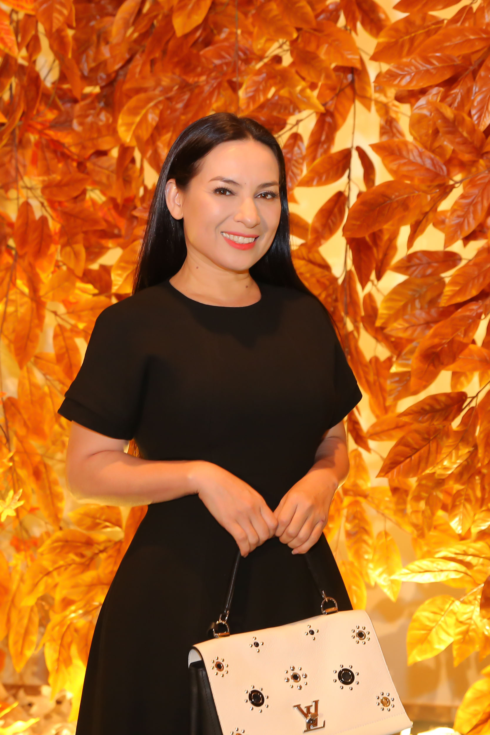 Đàm Vĩnh Hưng bỏ qua lỗi lầm cho mẹ ruột sau món nợ 20 tỷ từng khiến dư luận xôn xao - Ảnh 8. Đàm Vĩnh Hưng bỏ qua lỗi lầm cho mẹ ruột sau món nợ 20 tỷ từng khiến dư luận xôn xao - Ảnh 8.