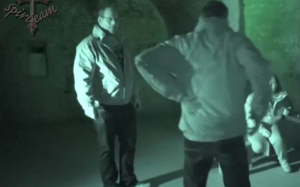 Bí ẩn chuyện anh chàng quay phim bị cào xước người trong ngôi nhà quỷ dữ - Ảnh 3. Bí ẩn chuyện anh chàng quay phim bị cào xước người trong ngôi nhà quỷ dữ - Ảnh 3.