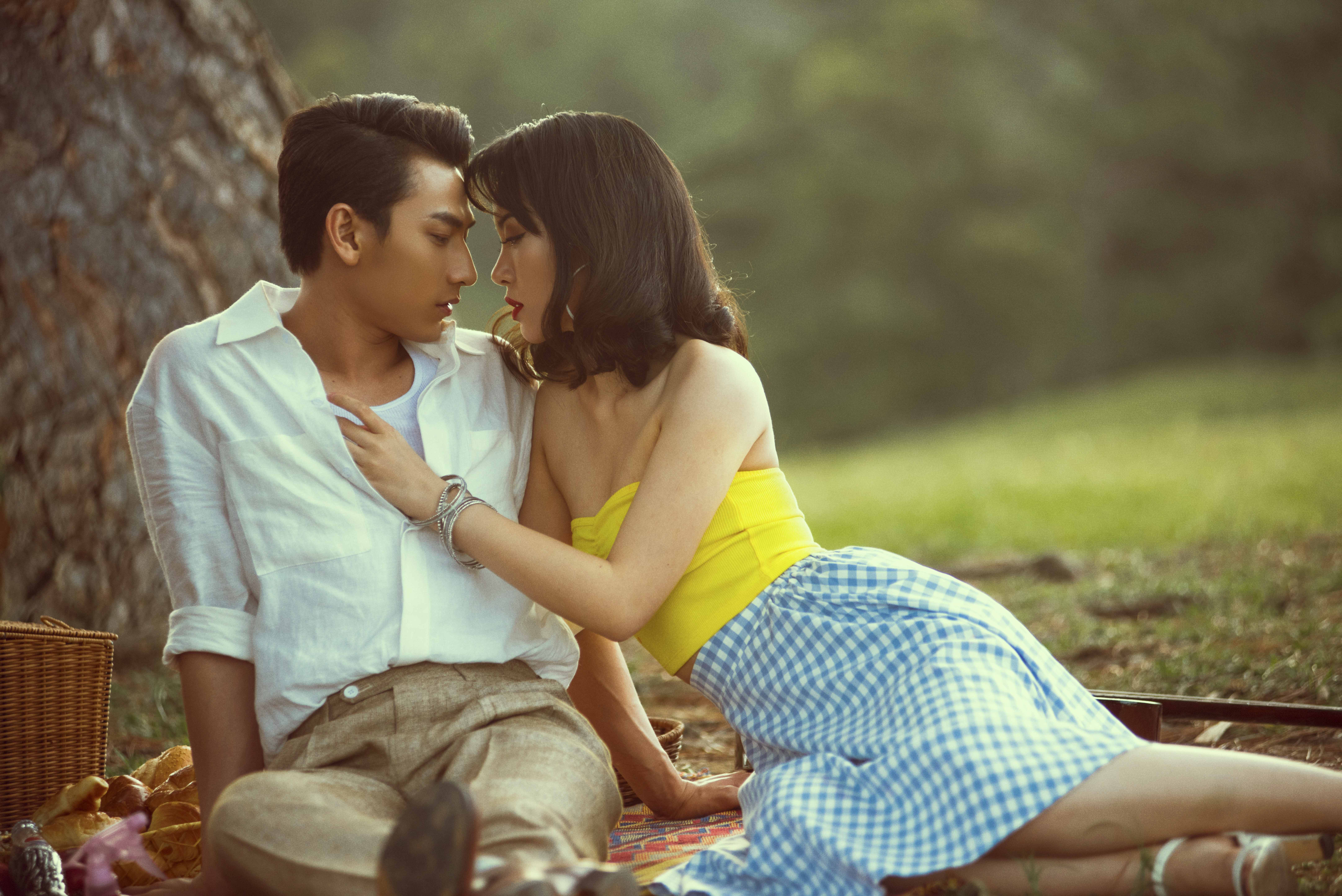 Isaac làm MV theo phong cách retro kiểu Mỹ, điển trai hút hồn nhưng vẫn tỏ tình thất bại - Ảnh 5. Isaac làm MV theo phong cách retro kiểu Mỹ, điển trai hút hồn nhưng vẫn tỏ tình thất bại - Ảnh 5.