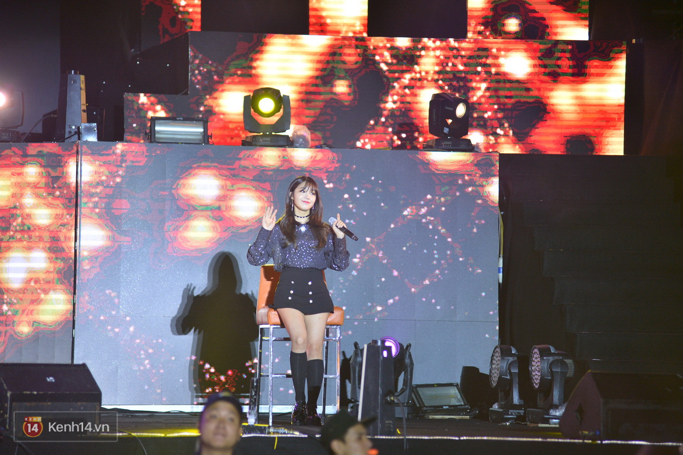 MBC Music K-Plus Concert: Khán giả đông hơn hẳn đêm diễn đầu, dàn sao Hàn hát nhảy cực sung - Ảnh 12. MBC Music K-Plus Concert: Khán giả đông hơn hẳn đêm diễn đầu, dàn sao Hàn hát nhảy cực sung - Ảnh 12.