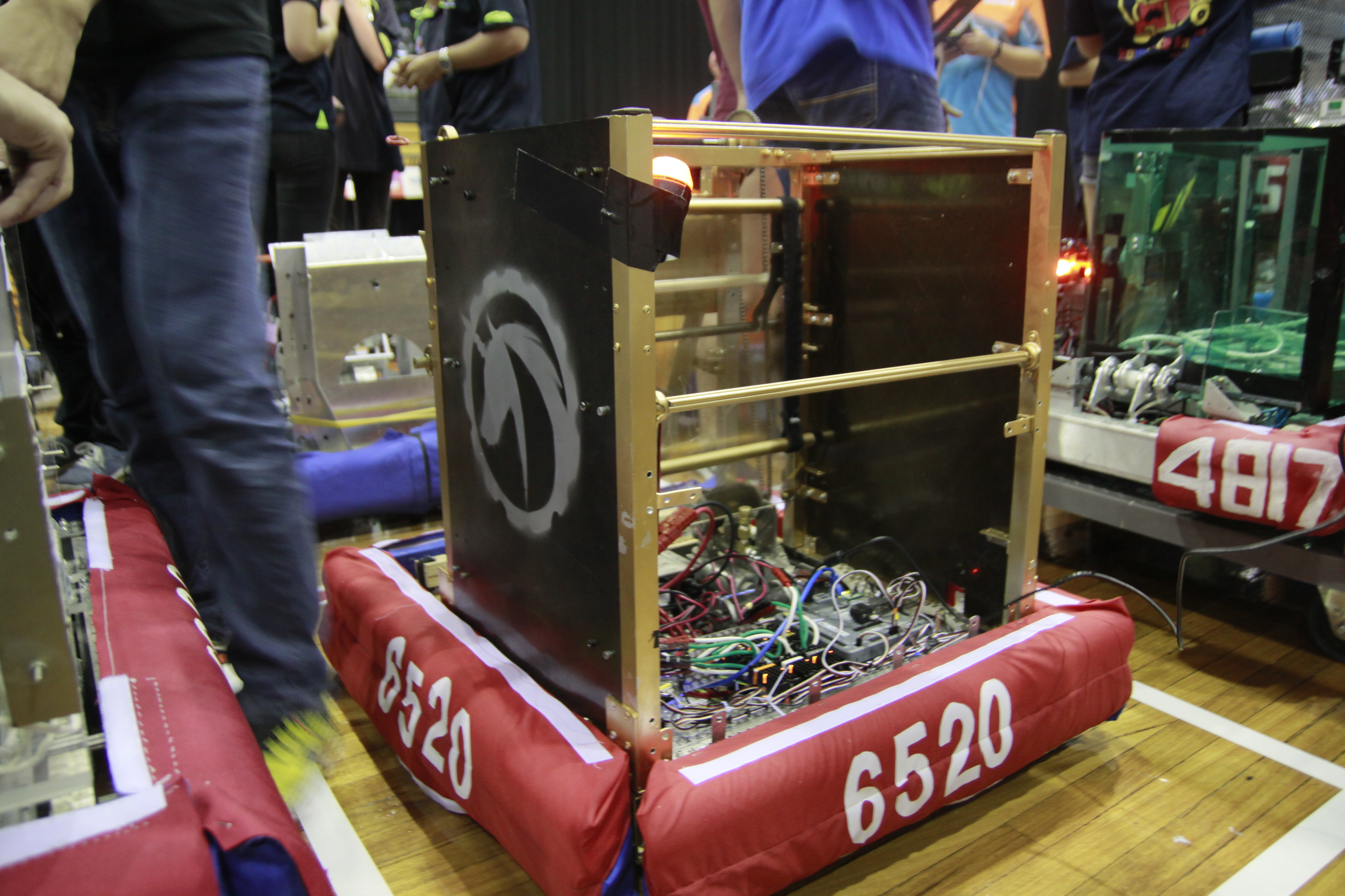 Trường Ams có nhóm học sinh đầu tiên của Việt Nam đi thi robot quốc tế - Ảnh 8. Trường Ams có nhóm học sinh đầu tiên của Việt Nam đi thi robot quốc tế - Ảnh 8.