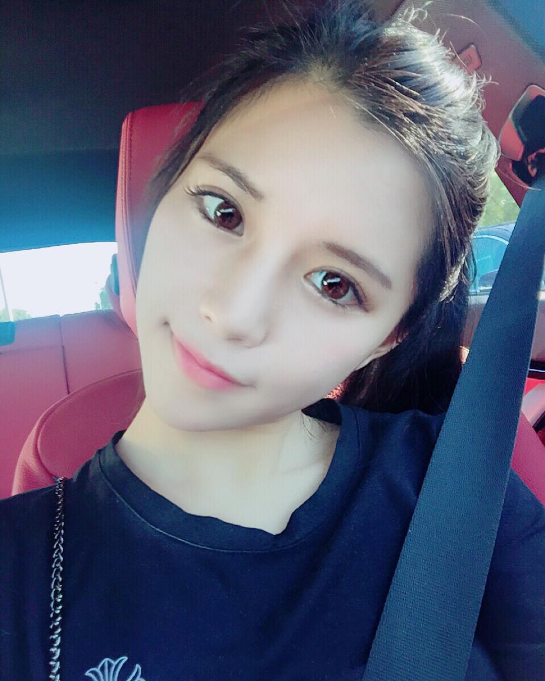 Cô nàng được truy lùng vì bức ảnh chụp nghiêng quá xinh đẹp - Ảnh 14. Cô nàng được truy lùng vì bức ảnh chụp nghiêng quá xinh đẹp - Ảnh 14.