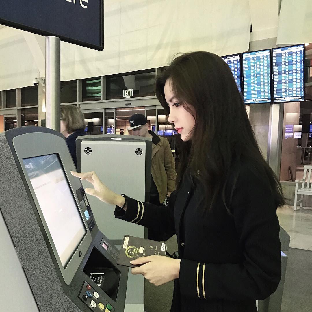 Cô nàng được truy lùng vì bức ảnh chụp nghiêng quá xinh đẹp - Ảnh 1. Cô nàng được truy lùng vì bức ảnh chụp nghiêng quá xinh đẹp - Ảnh 1.