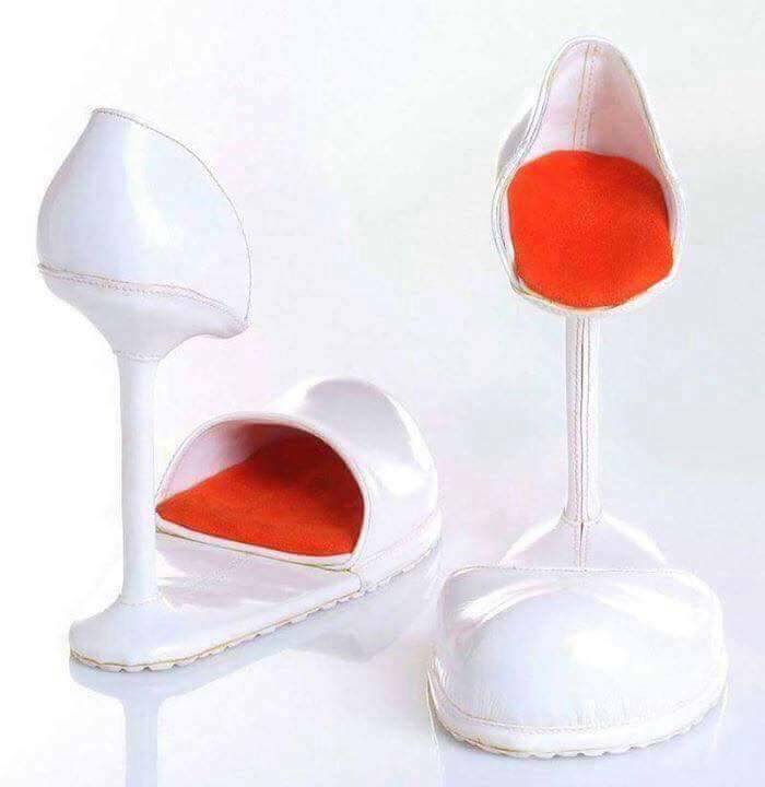 14 mẫu giày dép nhìn qua thấy thảm họa mà thu hút người nhìn đến lạ - Ảnh 15. 14 mẫu giày dép nhìn qua thấy thảm họa mà thu hút người nhìn đến lạ - Ảnh 15.