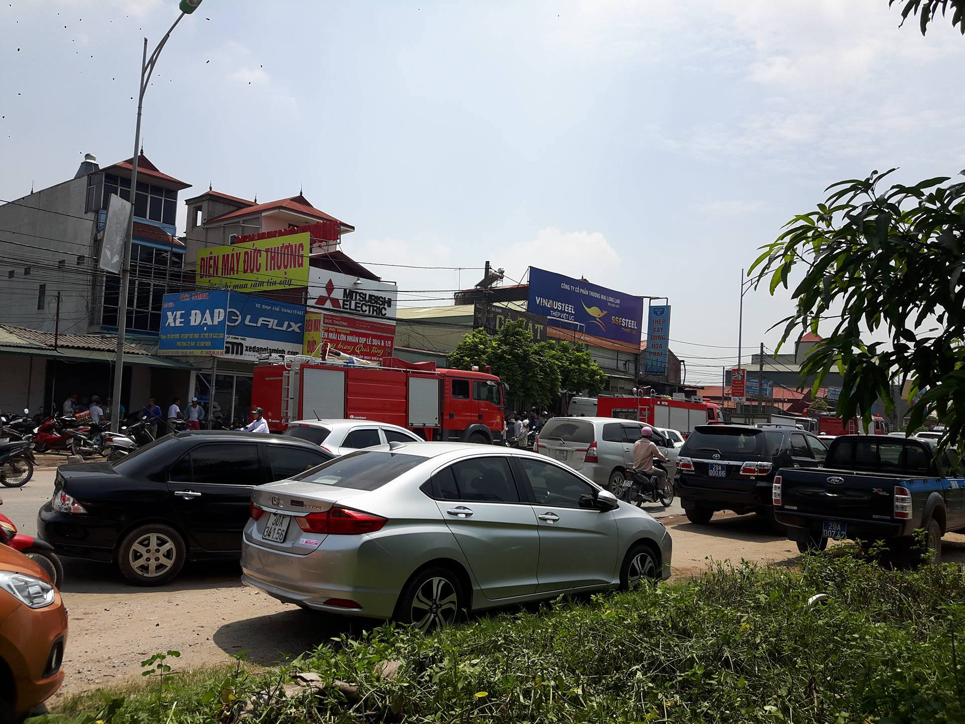 Hà Nội: Cháy kinh hoàng tại xưởng sản xuất bánh kẹo, 8 người tử vong - Ảnh 7. Hà Nội: Cháy kinh hoàng tại xưởng sản xuất bánh kẹo, 8 người tử vong - Ảnh 7.