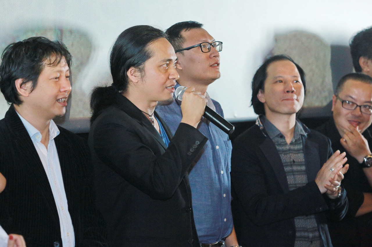 Ngập tràn cảm xúc trong buổi ra mắt phim tài liệu của nhóm Bức Tường - Ảnh 3. Ngập tràn cảm xúc trong buổi ra mắt phim tài liệu của nhóm Bức Tường - Ảnh 3.