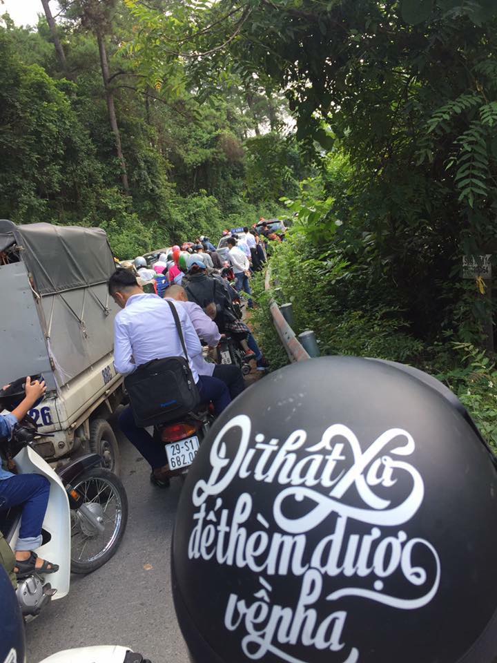 Đường lên Tam Đảo tắc nghẽn trong ngày đầu nghỉ lễ Quốc khánh - Ảnh 3. Đường lên Tam Đảo tắc nghẽn trong ngày đầu nghỉ lễ Quốc khánh - Ảnh 3.