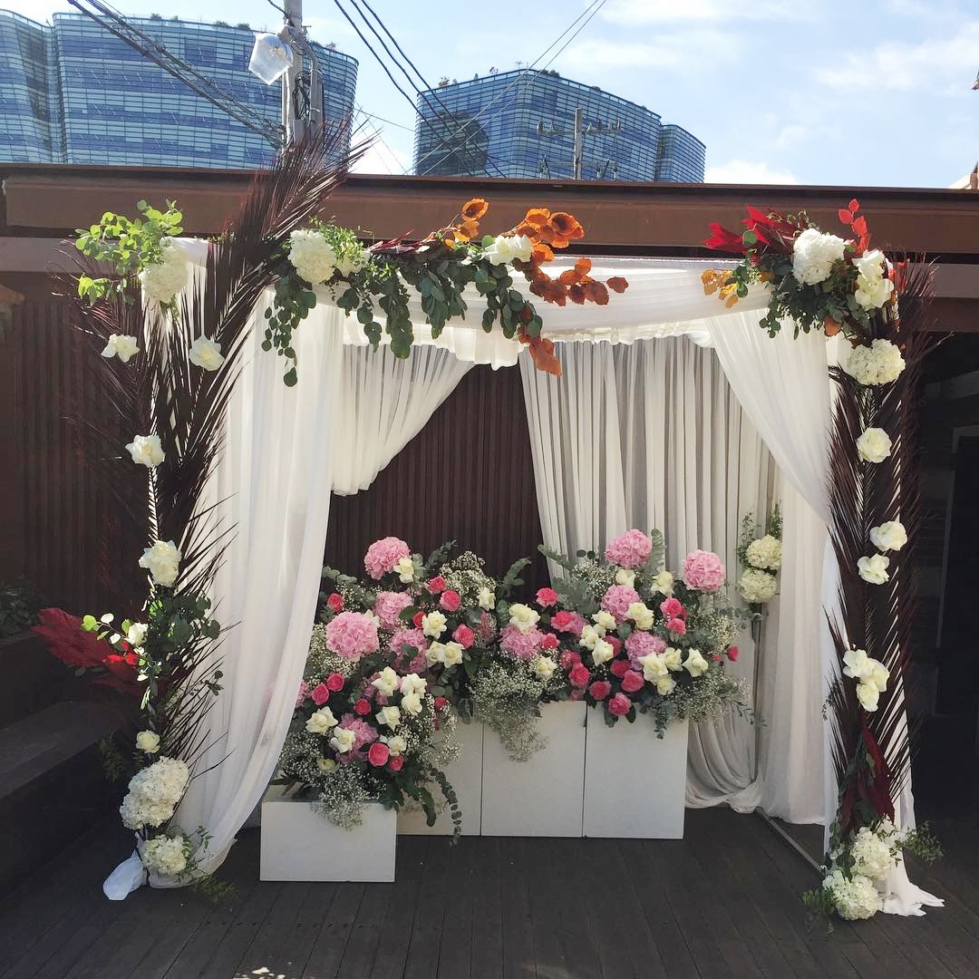 Con ghẻ Lee Dong Gun khiến dư luận đổi chiều vì hình ảnh bên trong đám cưới quá đẹp và hạnh phúc - Ảnh 9. Con ghẻ Lee Dong Gun khiến dư luận đổi chiều vì hình ảnh bên trong đám cưới quá đẹp và hạnh phúc - Ảnh 9.