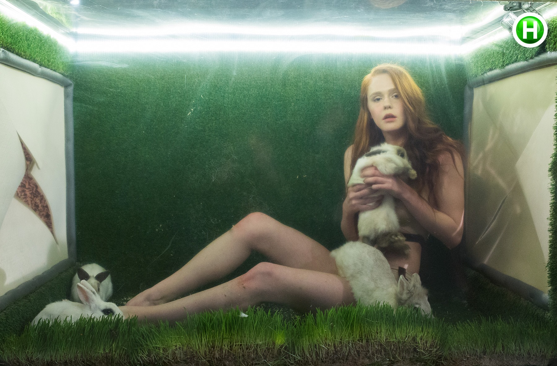 Có ai như Next Top, chụp ảnh sexy mà đập vào mắt toàn là bụng mỡ thế này không? - Ảnh 8. Có ai như Next Top, chụp ảnh sexy mà đập vào mắt toàn là bụng mỡ thế này không? - Ảnh 8.