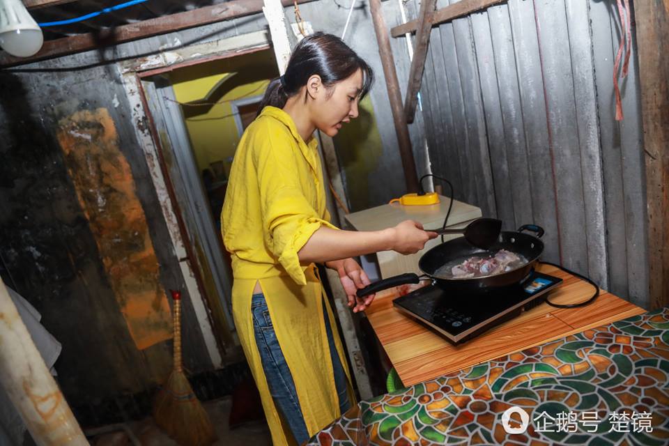 Bi kịch đau đớn xảy ra với người yêu trước ngày cưới, cô gái vẫn quyết tâm sẽ chăm sóc bạn trai đến hết đời - Ảnh 4. Bi kịch đau đớn xảy ra với người yêu trước ngày cưới, cô gái vẫn quyết tâm sẽ chăm sóc bạn trai đến hết đời - Ảnh 4.